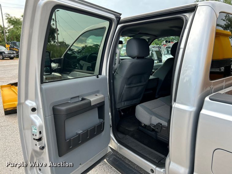 image for item NL9409 2016 Ford F350 Super Duty XLT  Crew Cab pickup truck