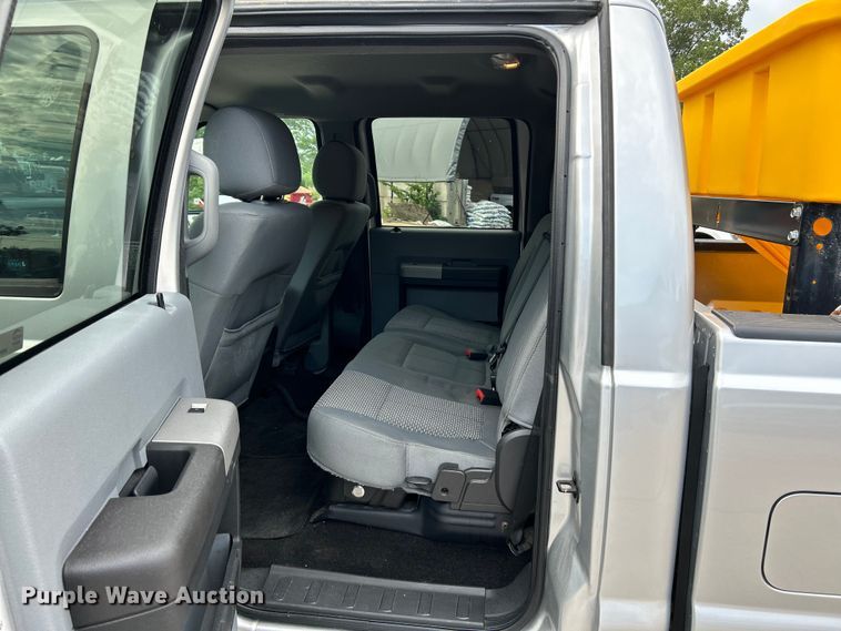 image for item NL9409 2016 Ford F350 Super Duty XLT  Crew Cab pickup truck