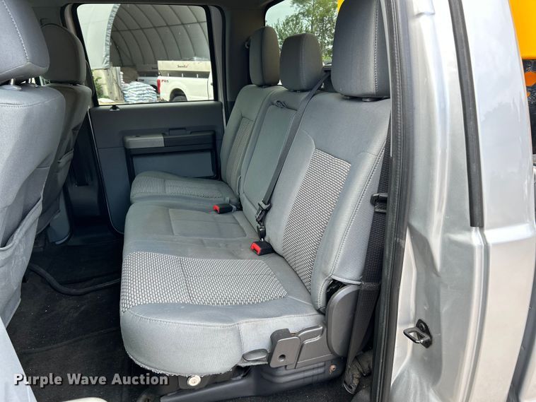 image for item NL9409 2016 Ford F350 Super Duty XLT  Crew Cab pickup truck