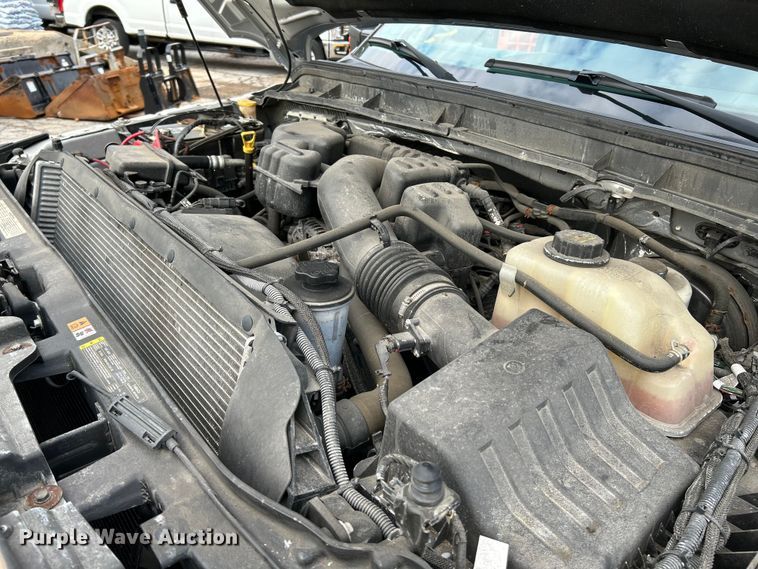 image for item NL9409 2016 Ford F350 Super Duty XLT  Crew Cab pickup truck