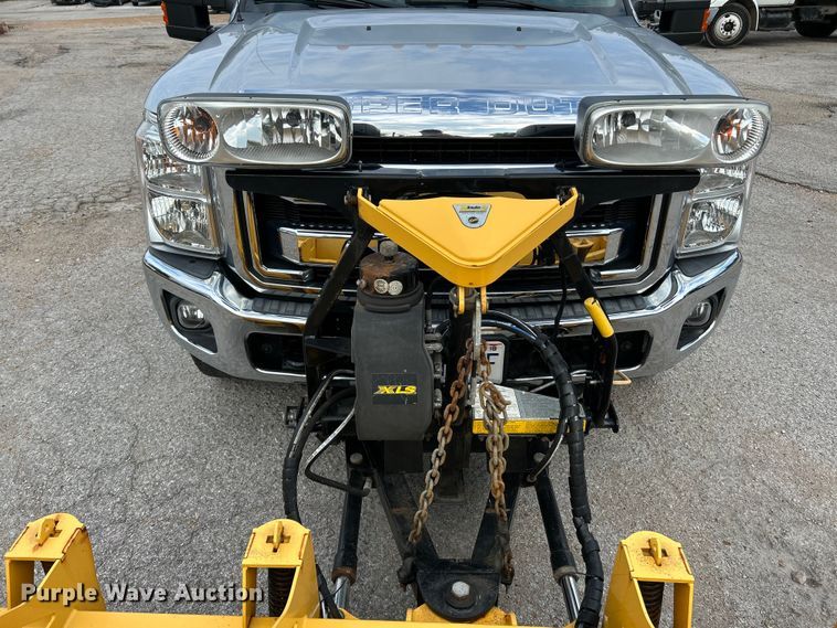 image for item NL9409 2016 Ford F350 Super Duty XLT  Crew Cab pickup truck