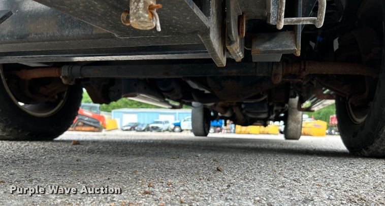 image for item NL9409 2016 Ford F350 Super Duty XLT  Crew Cab pickup truck