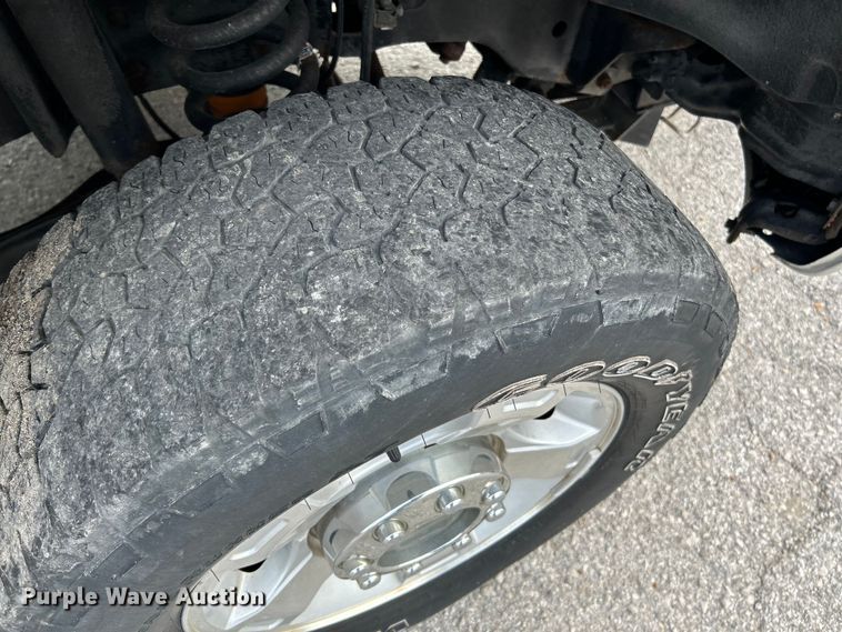 image for item NL9409 2016 Ford F350 Super Duty XLT  Crew Cab pickup truck