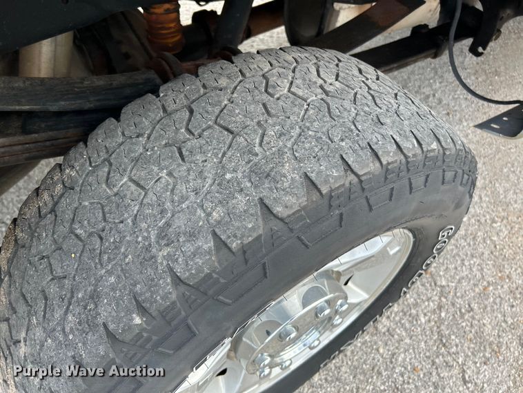 image for item NL9409 2016 Ford F350 Super Duty XLT  Crew Cab pickup truck