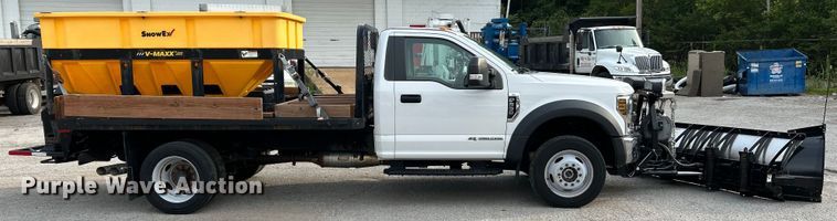 image for item NL9410 2019 Ford F550 Super Duty XL  flatbed truck