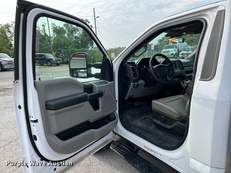 image for item NL9410 2019 Ford F550 Super Duty XL  flatbed truck