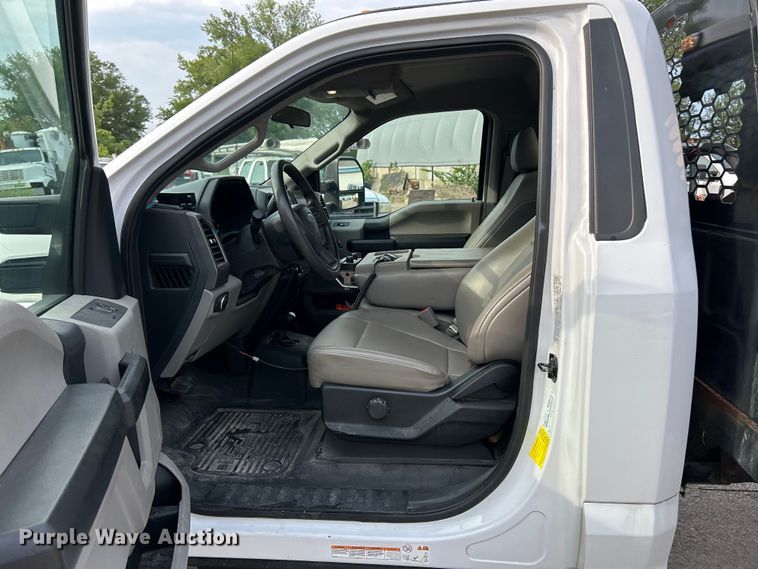 image for item NL9410 2019 Ford F550 Super Duty XL  flatbed truck