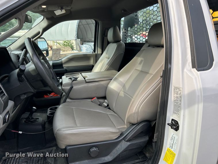 image for item NL9410 2019 Ford F550 Super Duty XL  flatbed truck