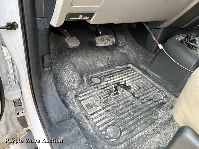 image for item NL9410 2019 Ford F550 Super Duty XL  flatbed truck