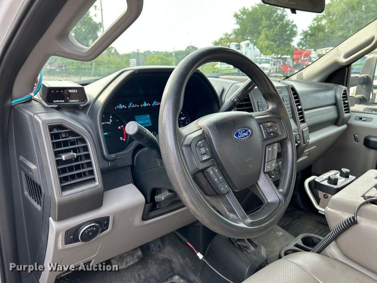 image for item NL9410 2019 Ford F550 Super Duty XL  flatbed truck