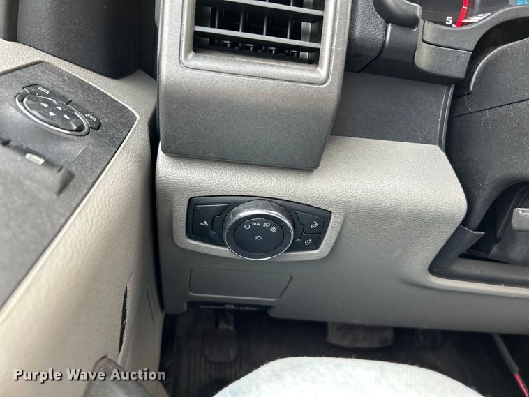 image for item NL9410 2019 Ford F550 Super Duty XL  flatbed truck