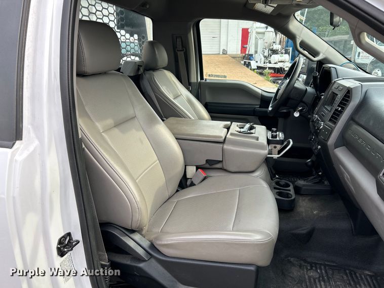 image for item NL9410 2019 Ford F550 Super Duty XL  flatbed truck