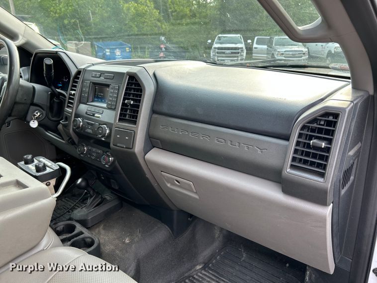 image for item NL9410 2019 Ford F550 Super Duty XL  flatbed truck