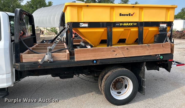 image for item NL9410 2019 Ford F550 Super Duty XL  flatbed truck