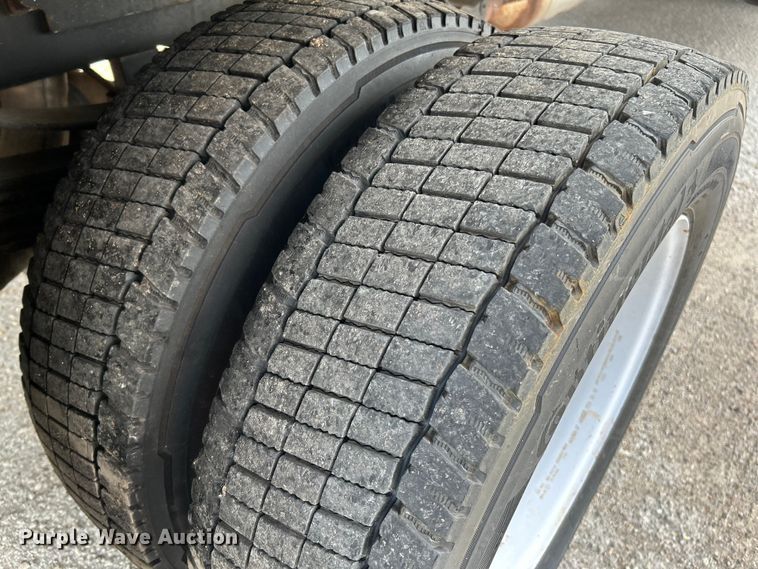 image for item NL9410 2019 Ford F550 Super Duty XL  flatbed truck