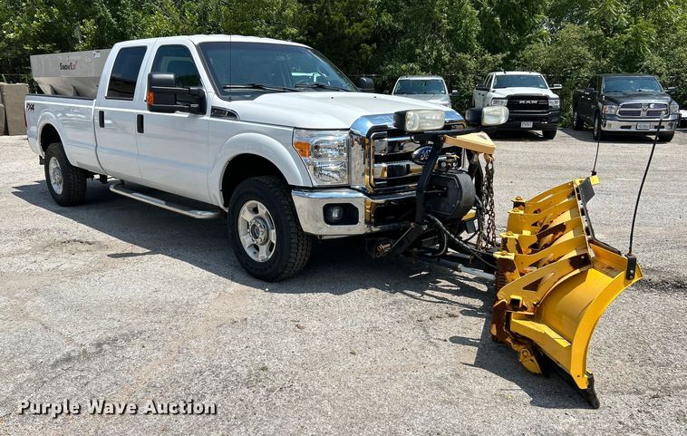 image for item NL9413 2015 Ford F350 Super Duty XLT  Crew Cab pickup truck