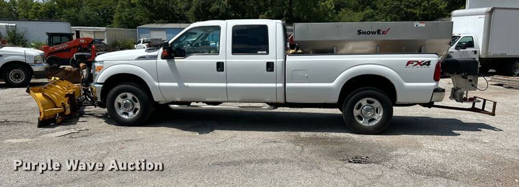 image for item NL9413 2015 Ford F350 Super Duty XLT  Crew Cab pickup truck