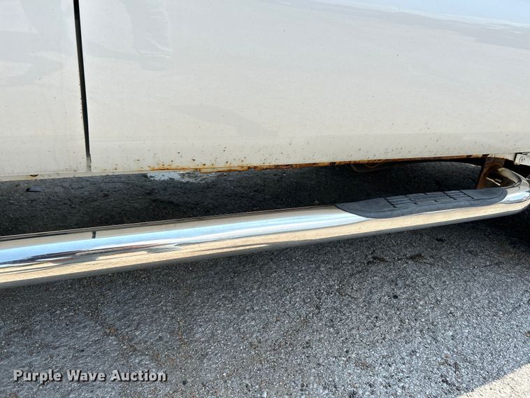 image for item NL9413 2015 Ford F350 Super Duty XLT  Crew Cab pickup truck