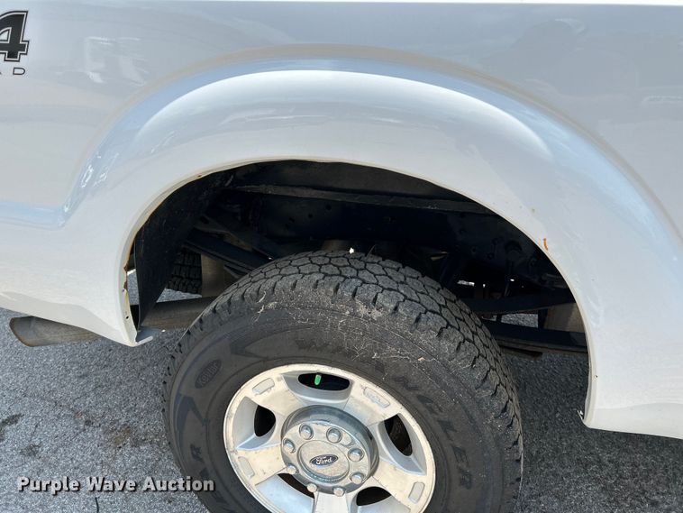 image for item NL9413 2015 Ford F350 Super Duty XLT  Crew Cab pickup truck