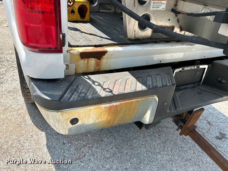 image for item NL9413 2015 Ford F350 Super Duty XLT  Crew Cab pickup truck