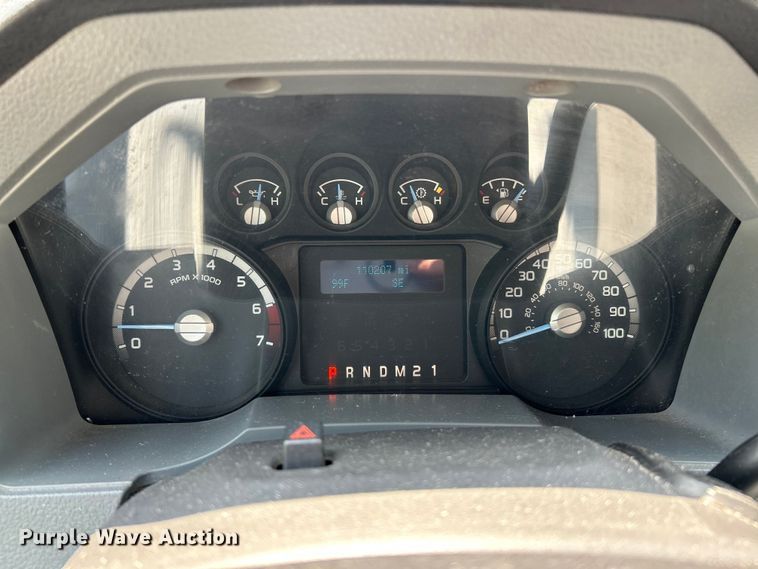 image for item NL9413 2015 Ford F350 Super Duty XLT  Crew Cab pickup truck