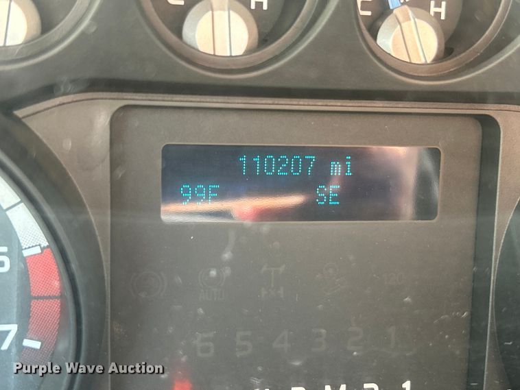 image for item NL9413 2015 Ford F350 Super Duty XLT  Crew Cab pickup truck