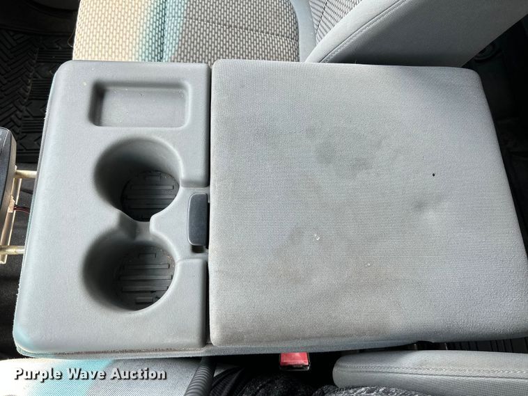 image for item NL9413 2015 Ford F350 Super Duty XLT  Crew Cab pickup truck