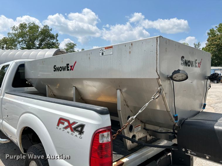 image for item NL9413 2015 Ford F350 Super Duty XLT  Crew Cab pickup truck