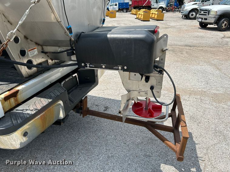 image for item NL9413 2015 Ford F350 Super Duty XLT  Crew Cab pickup truck