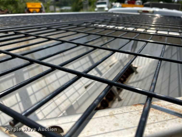 image for item NL9413 2015 Ford F350 Super Duty XLT  Crew Cab pickup truck