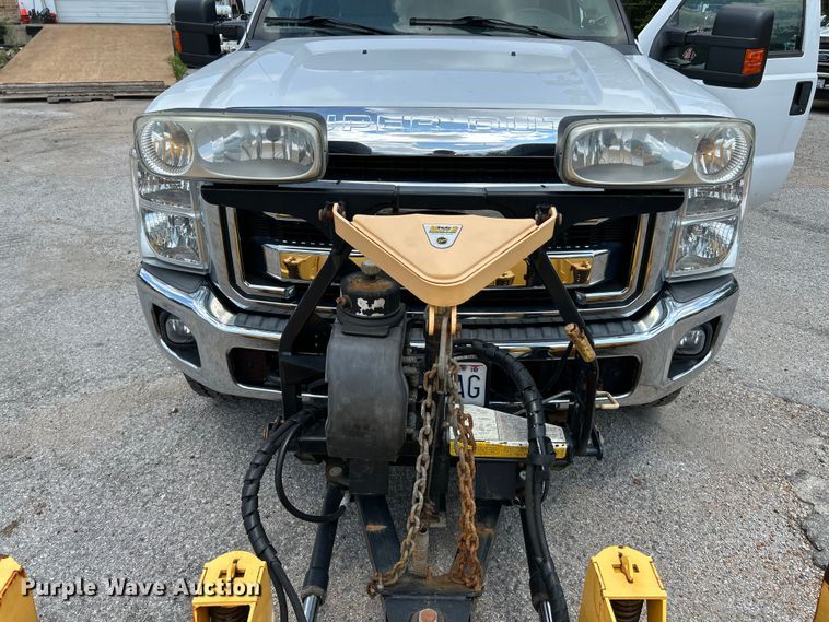 image for item NL9413 2015 Ford F350 Super Duty XLT  Crew Cab pickup truck