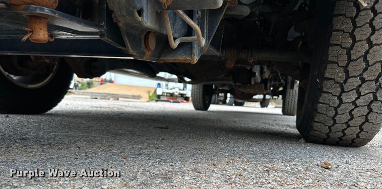 image for item NL9413 2015 Ford F350 Super Duty XLT  Crew Cab pickup truck