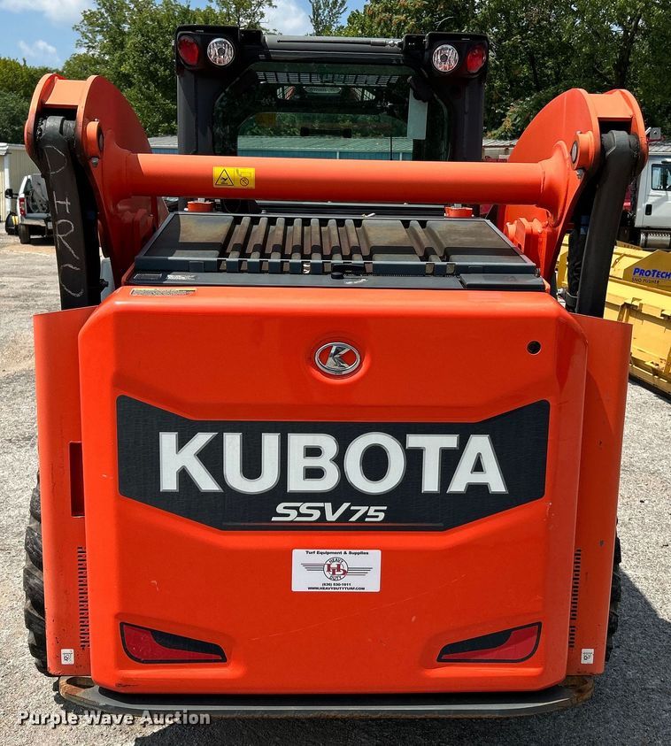 image for item NL9414 2017 Kubota SSV75  skid steer loader