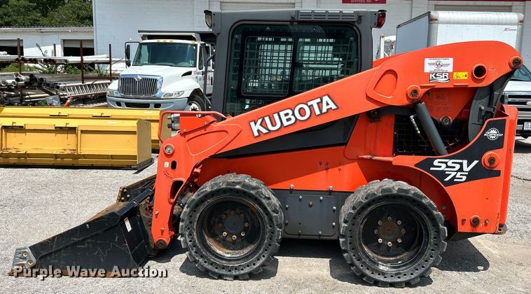image for item NL9414 2017 Kubota SSV75  skid steer loader