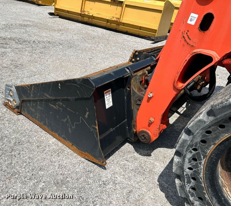 image for item NL9414 2017 Kubota SSV75  skid steer loader
