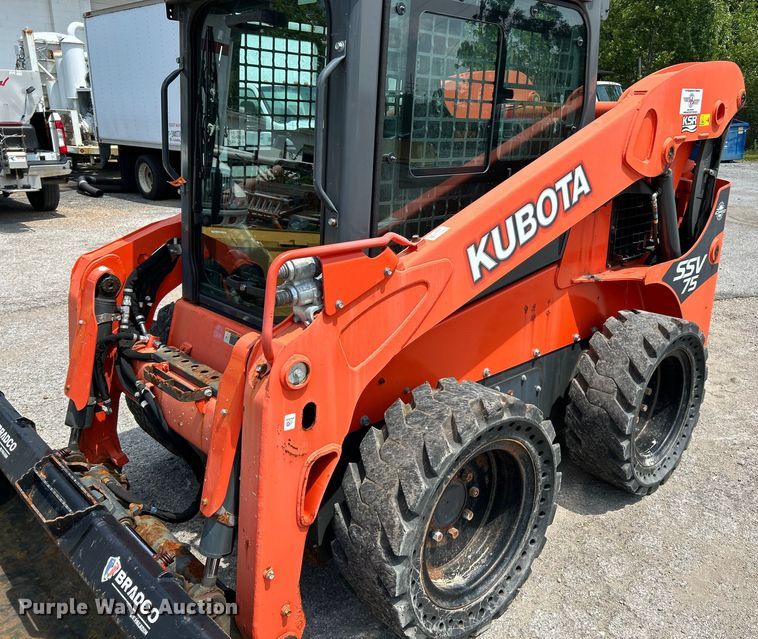 image for item NL9414 2017 Kubota SSV75  skid steer loader
