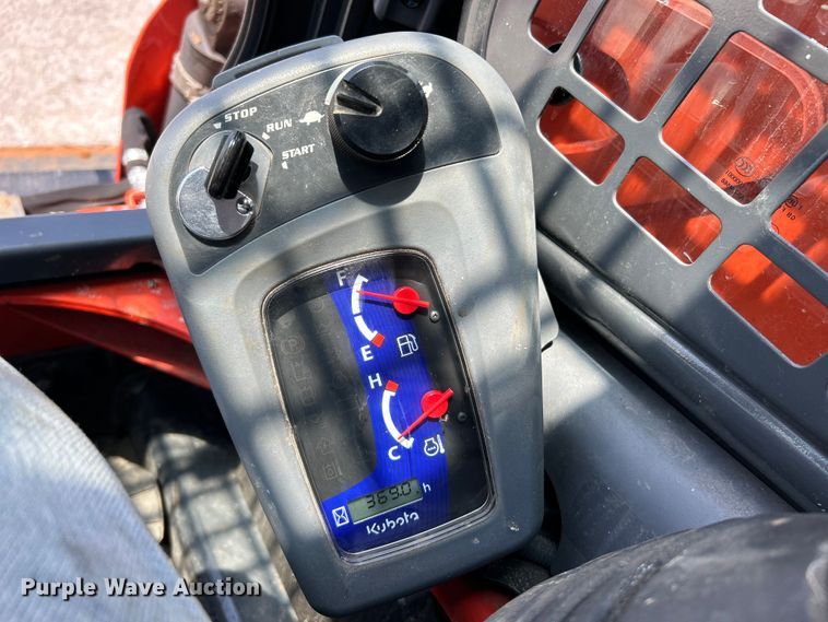 image for item NL9414 2017 Kubota SSV75  skid steer loader