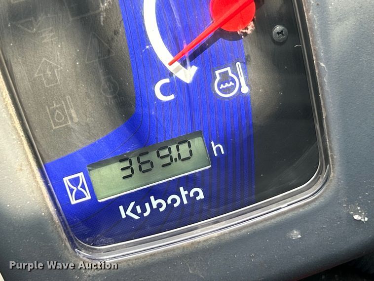 image for item NL9414 2017 Kubota SSV75  skid steer loader