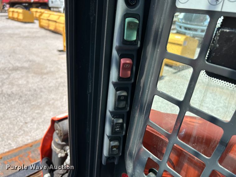 image for item NL9414 2017 Kubota SSV75  skid steer loader