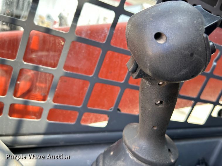 image for item NL9414 2017 Kubota SSV75  skid steer loader