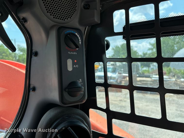 image for item NL9414 2017 Kubota SSV75  skid steer loader