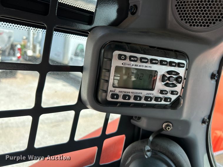 image for item NL9414 2017 Kubota SSV75  skid steer loader