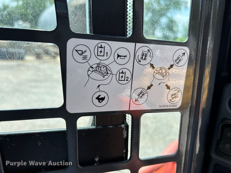 image for item NL9414 2017 Kubota SSV75  skid steer loader