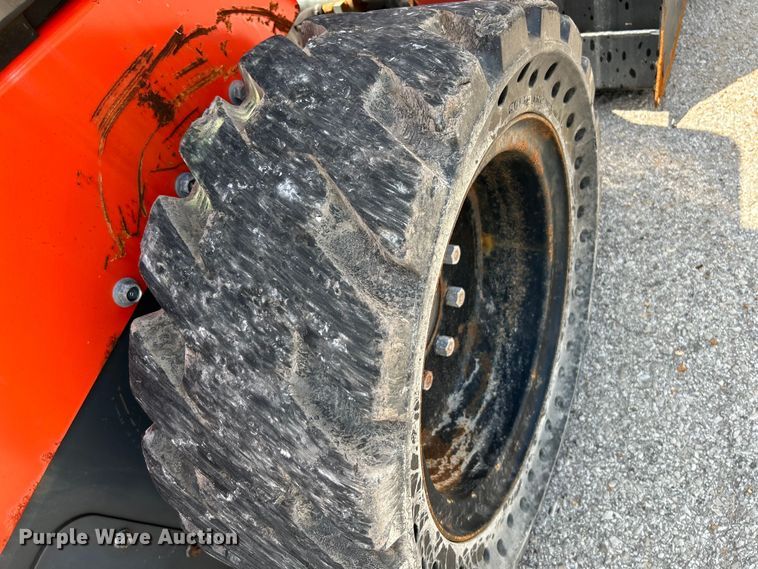 image for item NL9414 2017 Kubota SSV75  skid steer loader