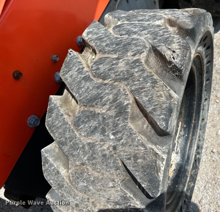 image for item NL9414 2017 Kubota SSV75  skid steer loader