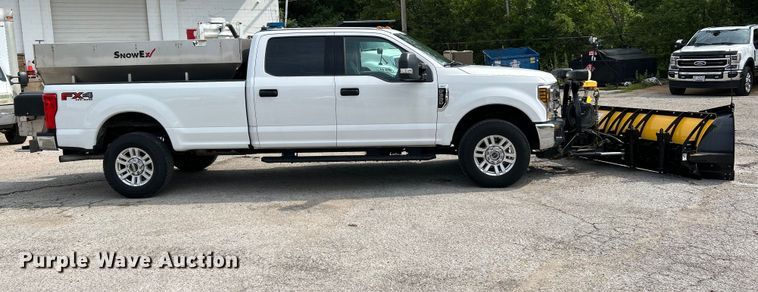 image for item NL9415 2019 Ford F350 Super Duty XLT  Crew Cab pickup truck