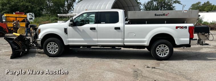image for item NL9415 2019 Ford F350 Super Duty XLT  Crew Cab pickup truck