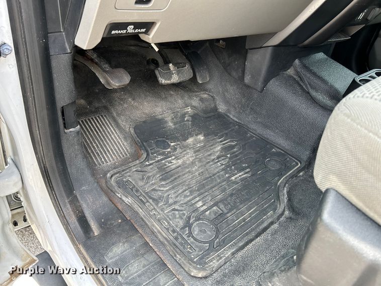 image for item NL9415 2019 Ford F350 Super Duty XLT  Crew Cab pickup truck