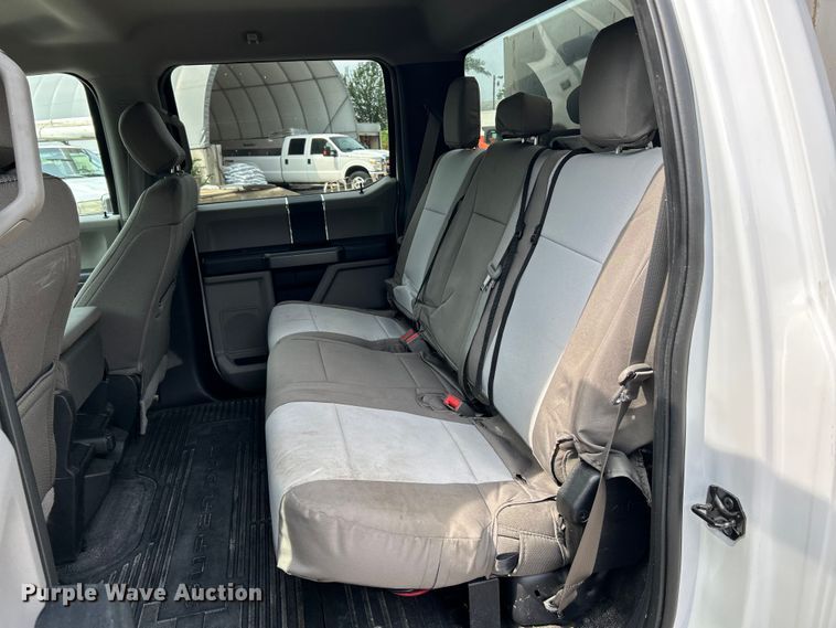 image for item NL9415 2019 Ford F350 Super Duty XLT  Crew Cab pickup truck