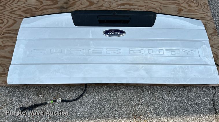 image for item NL9415 2019 Ford F350 Super Duty XLT  Crew Cab pickup truck